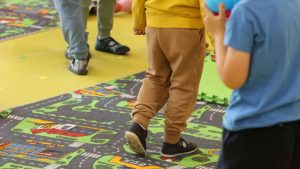 Dječak (4) išetao iz vrtića, zaposleni ga nisu primijetili: Žena ga pronašla na benzinskoj pumpi - featured image