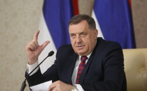 'Izdali' ga najbliži: Kadrovi SNSD-a skidaju slike u kabinetima i slave odlazak Milorada Dodika - content image