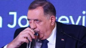 Stanivuković poručio Dodiku: Pretvorio se u brojača stolica i držača slika - content image