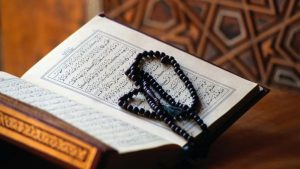 Primjerci Kur'ana pocijepani i bačeni u francuskoj džamiji: Islamofobni čin koji odražava mržnju - content image