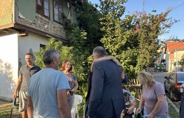 Dodik dao 110.000 KM za kupovinu kuće bošnjačkoj porodici Spahalić - featured image