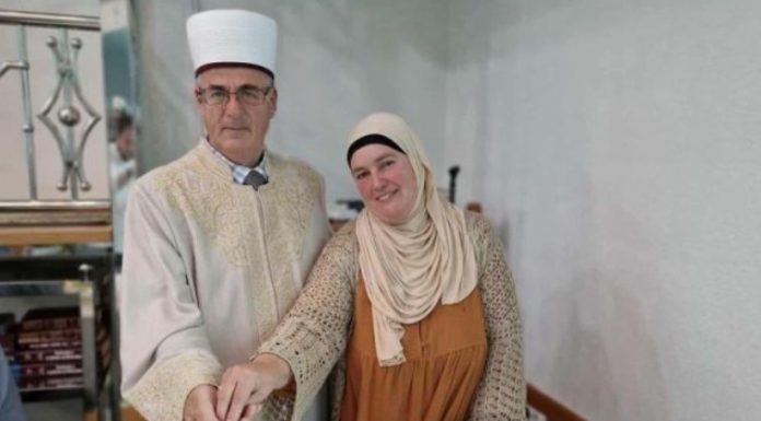 Cazinski džemat ispratio efendiju Hasana Pašića nakon 40 godina službe - featured image