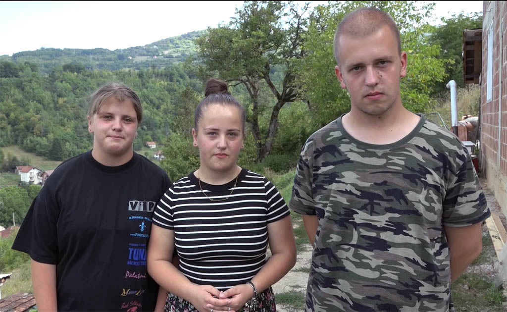 /VIDEO/ Tuga u Sandžaku: Šućrija brine o sestrama nakon smrti oba roditelja - featured image