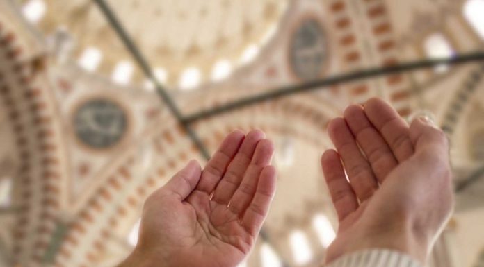 Poslanik, sallallahu alejhi ve sellem, dao nam je dar – dovu za vraćanje dugova DOGAĐAJ NA DŽENAZI KAKAV SE NE PAMTI: Efendija i svi prisutni ostali u ŠOKU - content image