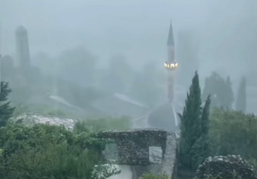 (VIDEO) Pogoršanje zahvatilo BiH: Pogledajte gdje OD JUTROS LIJE KAO IZ KABLA - featured image