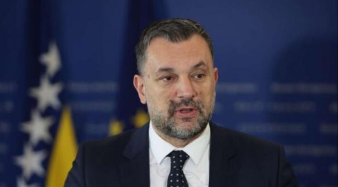 Pogledajte kakvom slikom je Konaković žacnuo Dodika i Izetbegovića: ‘Pred vama je politička penzija…’ - featured image
