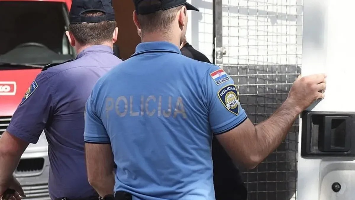 Pretukao oca, vrijeđao ga i prijetio smrću: 