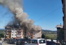 Gori zgrada u bh. gradu: Vatrogasci se bore sa velikim požarom - featured image