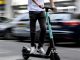 Roditelji kažnjeni jer su djeca vozila električne romobile bez kacige - featured image
