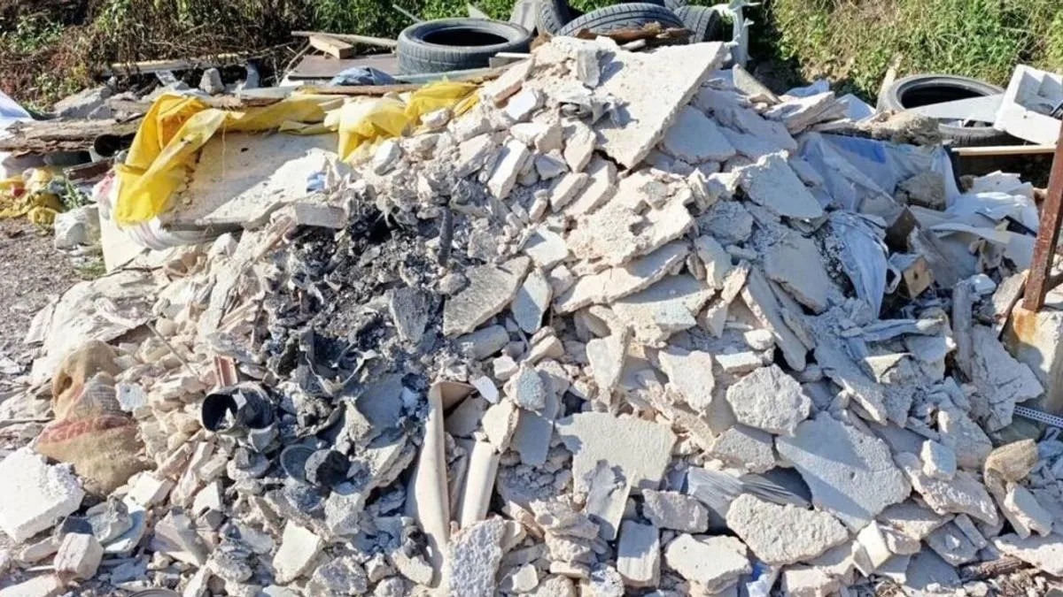 'Poklon' za cijelo naselje: Bahati pojedinci bacili otpad na javnu površinu - featured image
