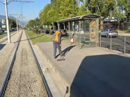 Tiho ostavlja trag: Građani javno pohvalili Adisa zbog čistoće tramvajskih stajališta - featured image