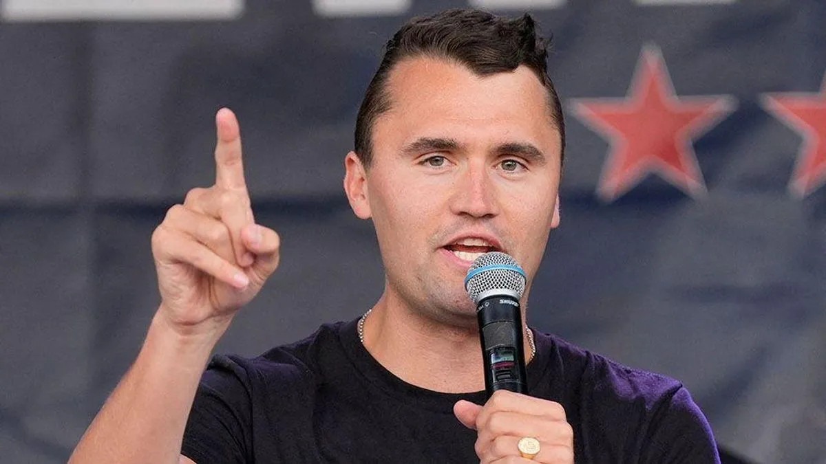 Ukoliko ste slavili ubistvo Charlie Kirka, SAD će vam ukinuti vizu - featured image