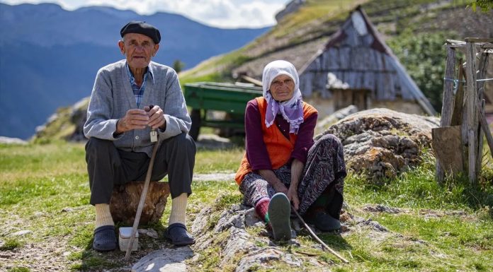 Bosansko selo Lukomir, dragulj Bjelašnice i mjesto gdje se "dodiruju" planine i nebo - featured image