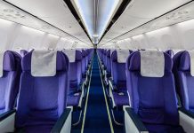 Zašto su sjedišta u avionu gotovo uvijek plave boje? - featured image