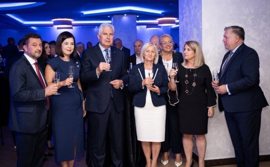 “Braćo i sestre katolici i Hrvati, da li ste u Mostaru slavili i izraelski napad na župu u Gazi?” - featured image