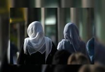 Sramna odluka Austrije: Djevojčice mogu nositi krst, ali ne i hidžab koji je "simbol ugnjetavanja" - featured image