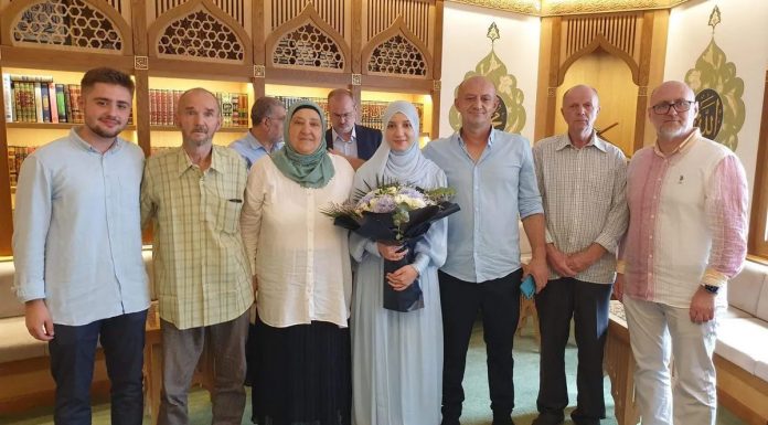 Elma Husejnović postala hafiza Kur’ana: Behram-begova medresa dobila 111. hafiza - featured image
