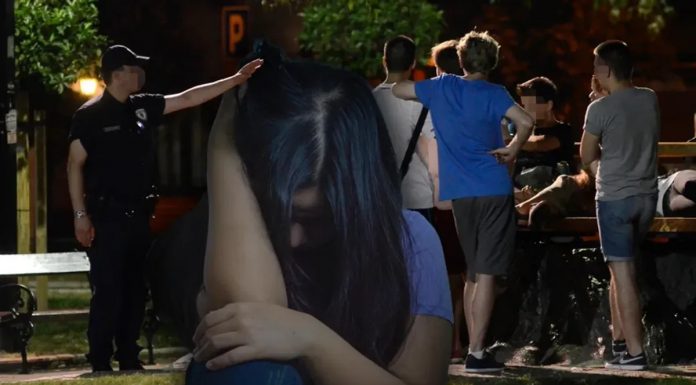 Tjerali su je da im ljubi noge, udarali u glavu: Ispovijest oca čiju su kćerku zlostavljali vršnjaci - featured image