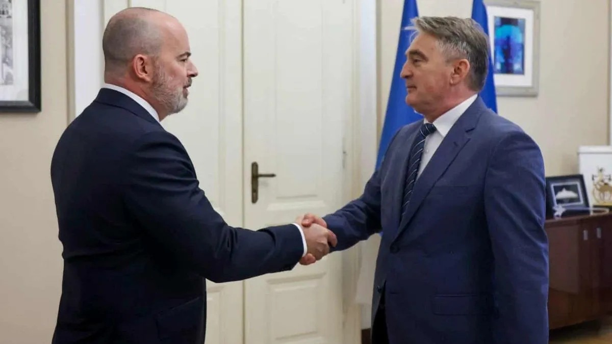 O čemu je Komšić razgovarao sa američkim diplomatom? - featured image