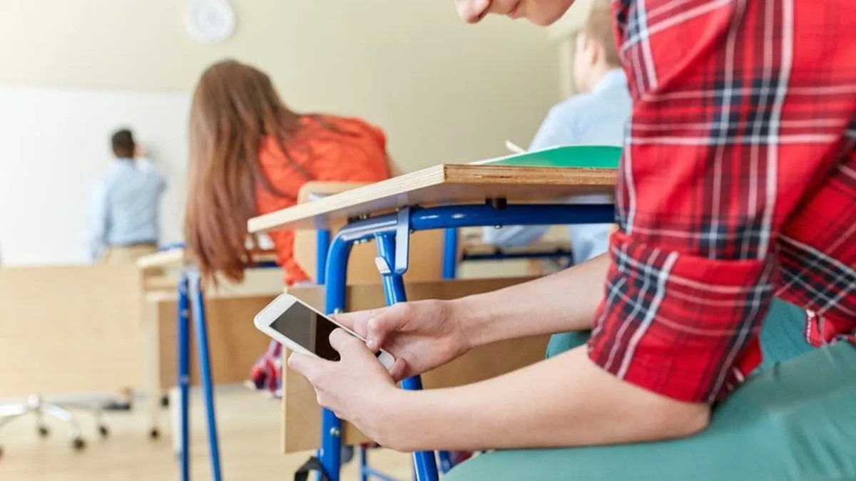 Podržavate li vi zabranu korišenja mobitela u školama? Evo šta pokazuje anketa iz Tuzle - featured image