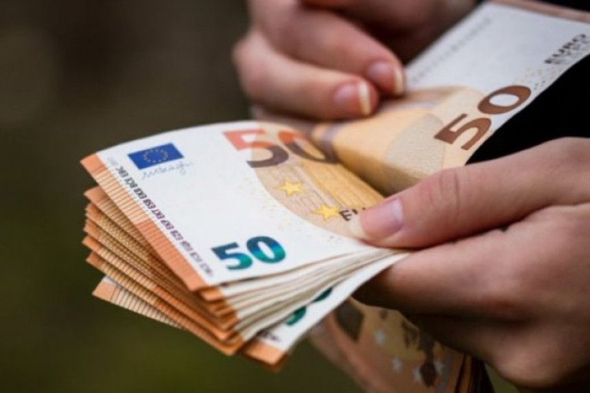 Hiljade građana preko noći ostale bez novca, mislili da ulažu u kriptovalute - featured image
