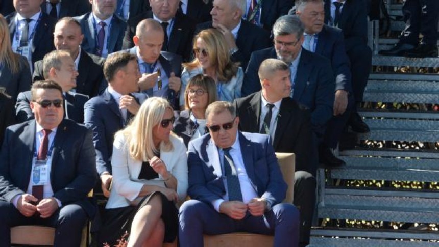 TRETIRAN KAO OBIČNI GRAĐANIN: U prilogu Jutarnjeg dnevnika RTS, Dodik ostao bez potpisa. - featured image