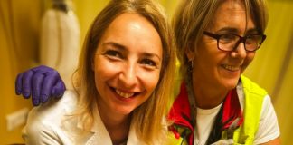 Porod na terenu: Tim Hitne pomoći KS spasio majku i bebu - featured image