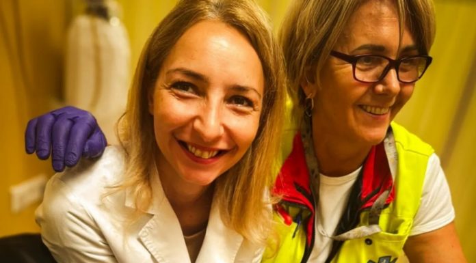 Porod na terenu: Tim Hitne pomoći KS spasio majku i bebu - featured image