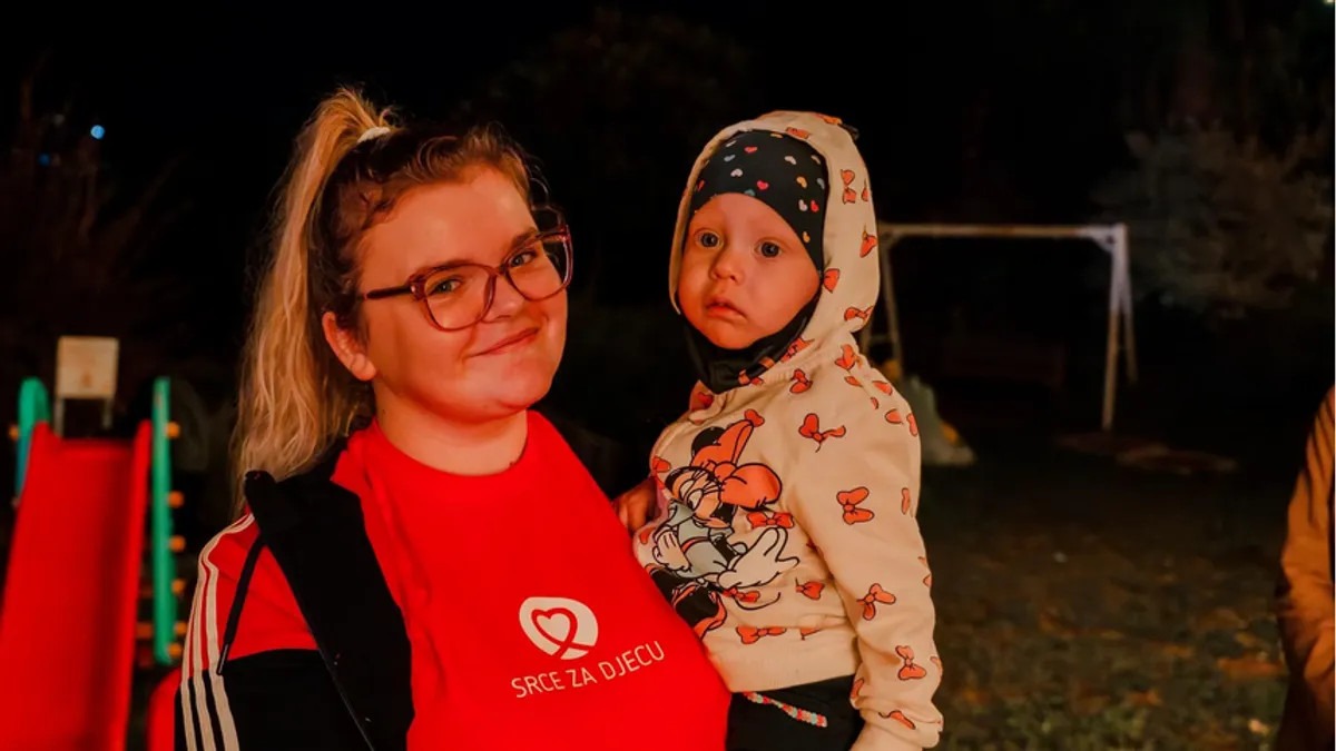 Dvogodišnja Hana, heroj koji se ne prestaje boriti: Obori je kemoterapija, ali se opet počne smijati - featured image