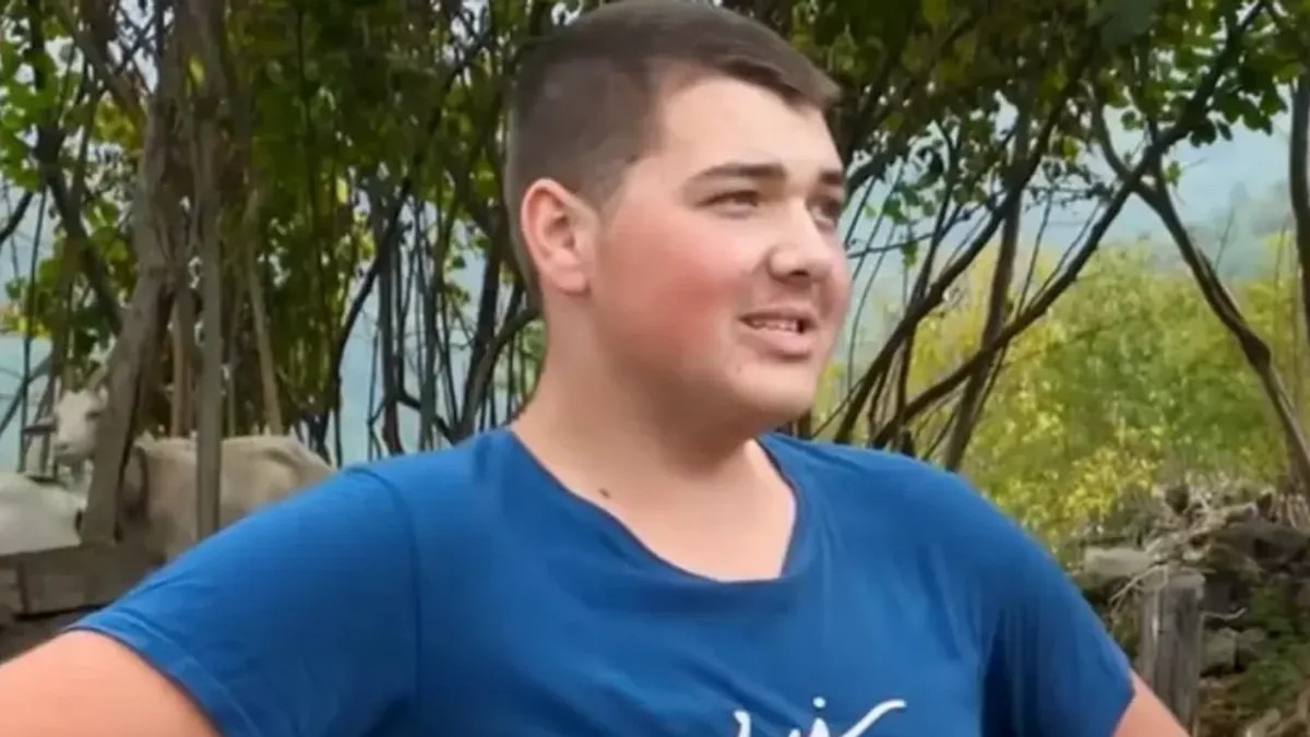 Pitali Ahmeda (18) ima li djevojku, on svojim odgovorom nasmijao čitav Balkan - featured image