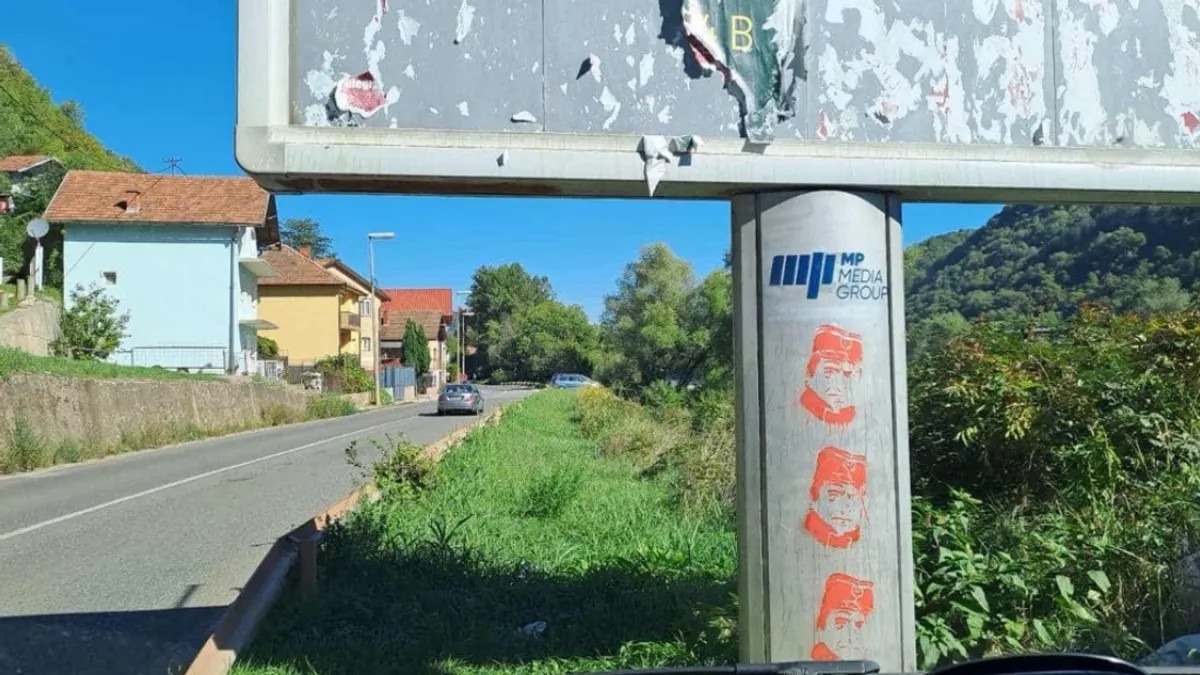 Novi grafiti s likom ratnog zločinca Ratka Mladića u Zvorniku - featured image