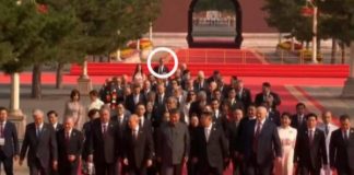 Srbi ismijavaju Vučića nakon što je snimljen na kraju kolone lidera u Pekingu: “Kao da ima šugu” - featured image