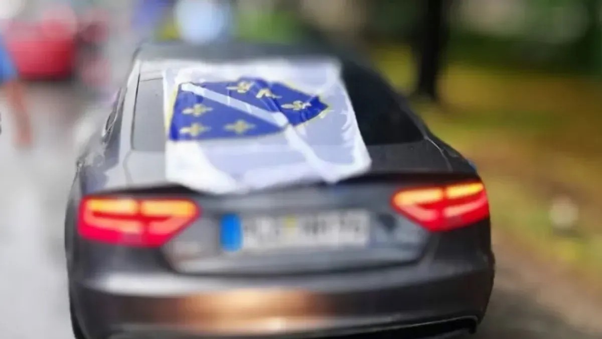 Policija u Doboju danas oduzimala zastave s ljiljanima i kažnjavala vozače - featured image