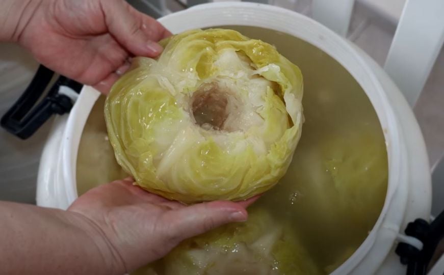 Tajna naših nana: U kiseli kupus obavezno dodajte ovaj sastojak - featured image