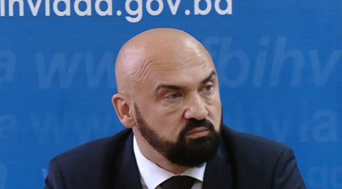 Ramo Isak jasno poručio Dodiku: “Ustav Bosne i Hercegovine je jasan – ne pitaš se” - featured image