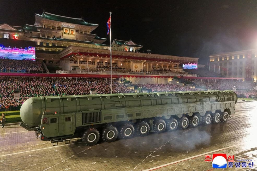 Kim Jong Un otkrio novog nuklearnog monstruma: 'Ovo je najmoćnija raketa do sad' - featured image