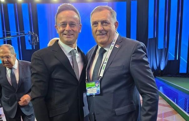 Dodik se u Minsku sastao sa Szijjartom: “RS i Mađarska dijele zajedničku viziju” Dodik se u Minsku sastao sa Szijjartom: "RS i Mađarska dijele zajedničku viziju" - featured image