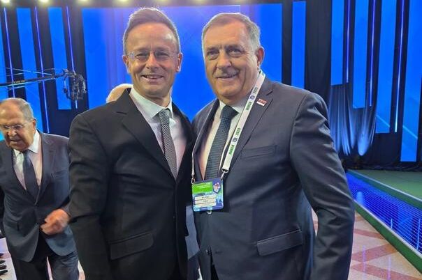 Dodik se u Minsku sastao sa Szijjartom:  Dodik se u Minsku sastao sa Szijjartom: