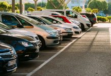 Nevjerovatan incident: Otac sa sinovima pretukao komšiju zbog parking mjesta Nevjerovatan incident: Otac sa sinovima pretukao komšiju zbog parking mjesta - featured image