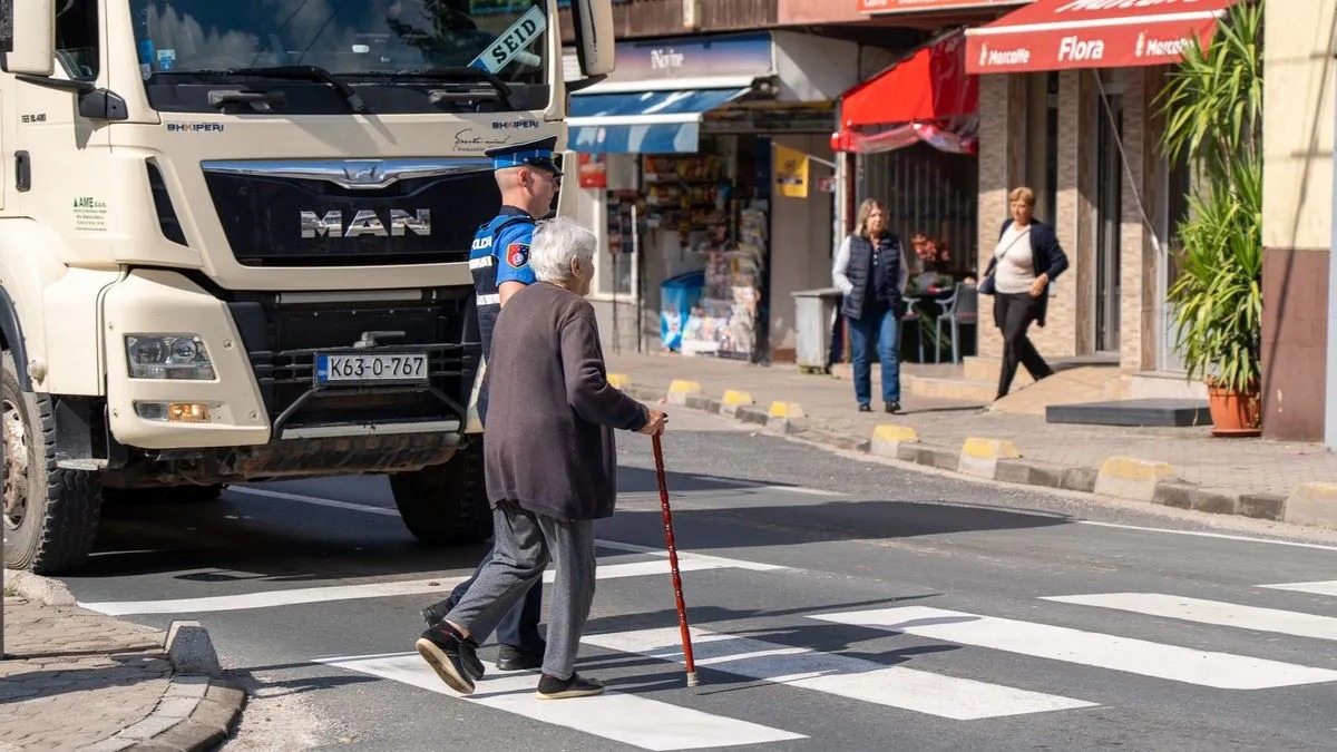 Trebali bi biti ponosni na naše policajce: I ministra Katicu dirnuo gest mladog policajca - featured image