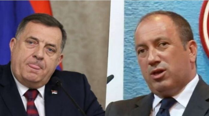 CRNADAK ZATRESAO SCENU: „Ključna vijest naredne sedmice biće smjena Dodika“ CRNADAK ZATRESAO SCENU: „Ključna vijest naredne sedmice biće smjena Dodika“ - featured image
