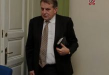 Dubravko Grgić nudi da plati prijevoz bošnjačkoj djeci u Stocu – “Ne mogu gledati tu sramotu!” - featured image