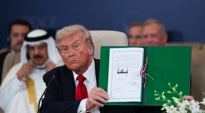 Tramp potpisao mirovni sporazum o Gazi: Ovo je nevjerojatan dan za svijet - featured image