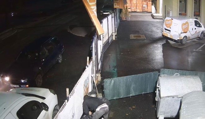 Pomozi.ba objavilo snimak krađe donirane robe: “Ovako je skoro svaku drugu noć” (VIDEO) - featured image