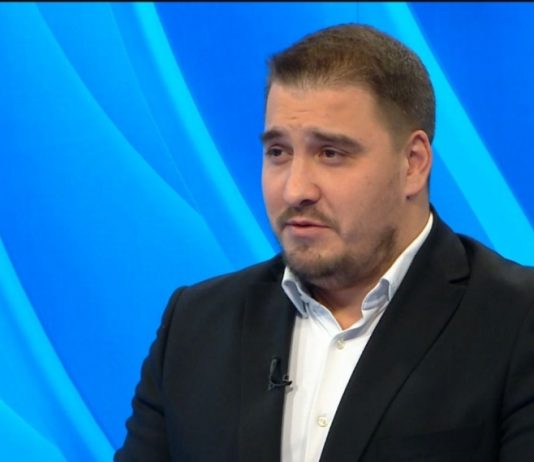 ZAHIRAGIĆ: “Jednom su podijelili po 50 KM penzionerima, a ranije su im ukrali 300 miliona.” - featured image