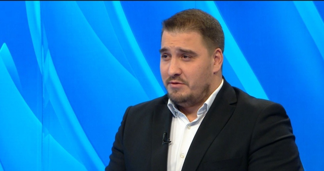 ZAHIRAGIĆ: “Jednom su podijelili po 50 KM penzionerima, a ranije su im ukrali 300 miliona.” - featured image ZAHIRAGIĆ: “Jednom su podijelili po 50 KM penzionerima, a ranije su im ukrali 300 miliona.” - featured image