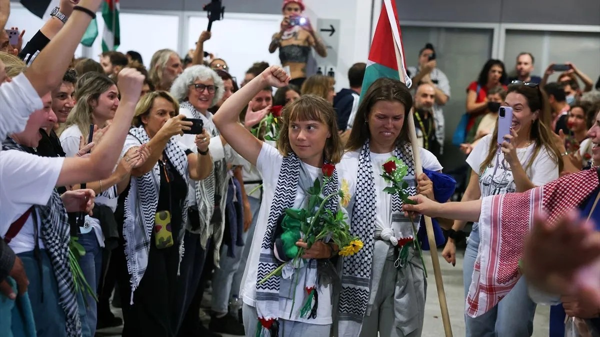 Greta Thunberg nakon oslobađanja: Bila sam pretučena i prisiljena poljubiti izraelsku zastavu - featured image
