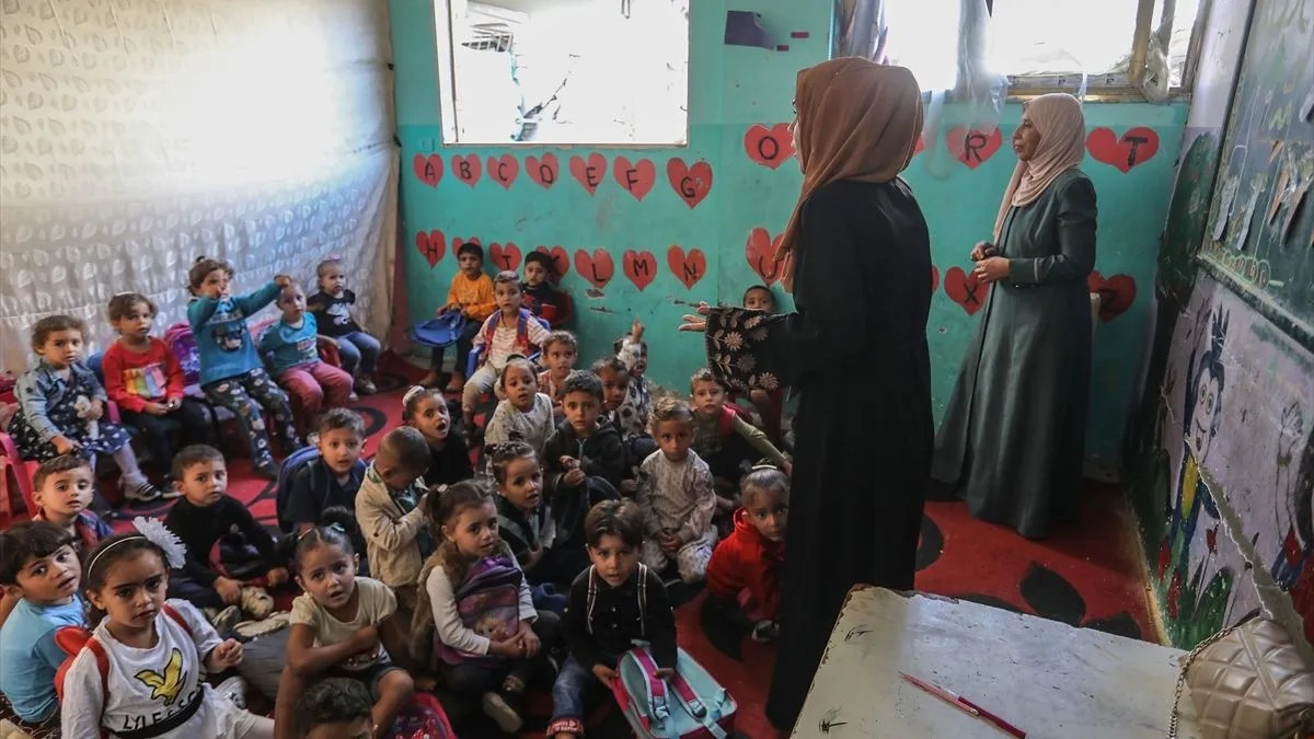 Palestinski nastavnici pretvaraju domove u učionice u Khan Younisu - featured image