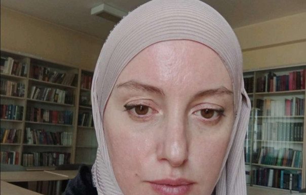Apel za Elmu Hadžić koja vodi tešku borbu sa Kronovom bolešću Apel za Elmu Hadžić koja vodi tešku borbu sa Kronovom bolešću - featured image