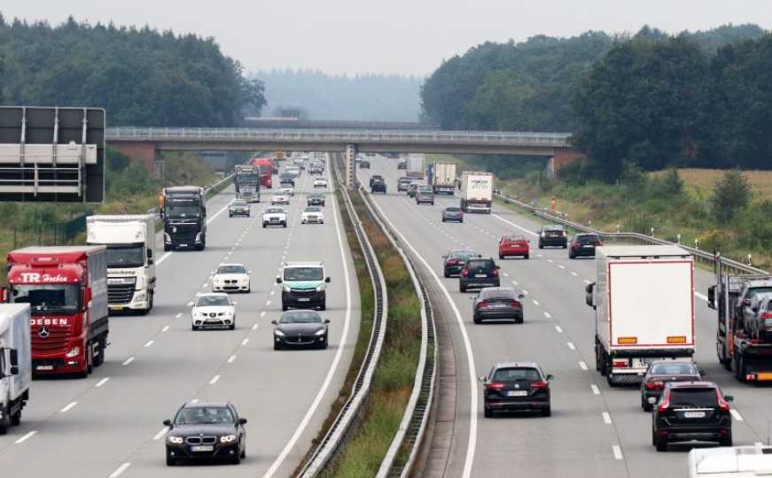 Držite se desne strane: Znate li za pravilo 20 sekundi koje važi na njemačkim autocestama? - featured image